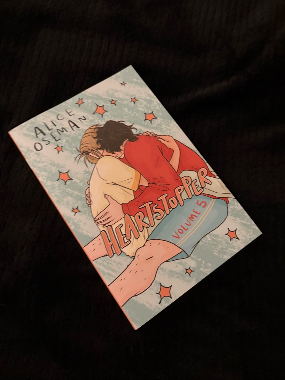 Heartstopper Volume 5 Art Print - Blue & Red